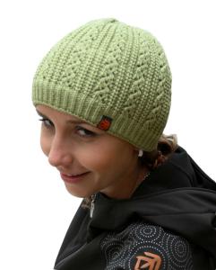 klasická copánková pletená čepice , teploučká měkká, hřejivá, infit etiketa