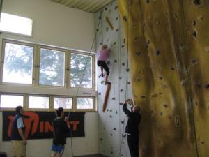 Infit sponzoruje finále ve sportovním lezení na umělé stěně funkčními výrobky.